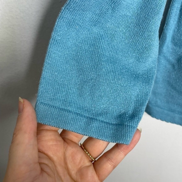 Vintage dainty floral embroidery blue sweater - Picture 5 of 8